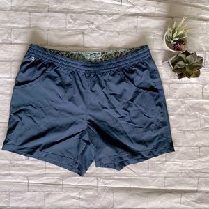 Columbia navy blue women’s athletic shorts size medium